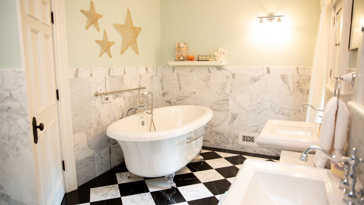 Photo of Bathroom in Williamson