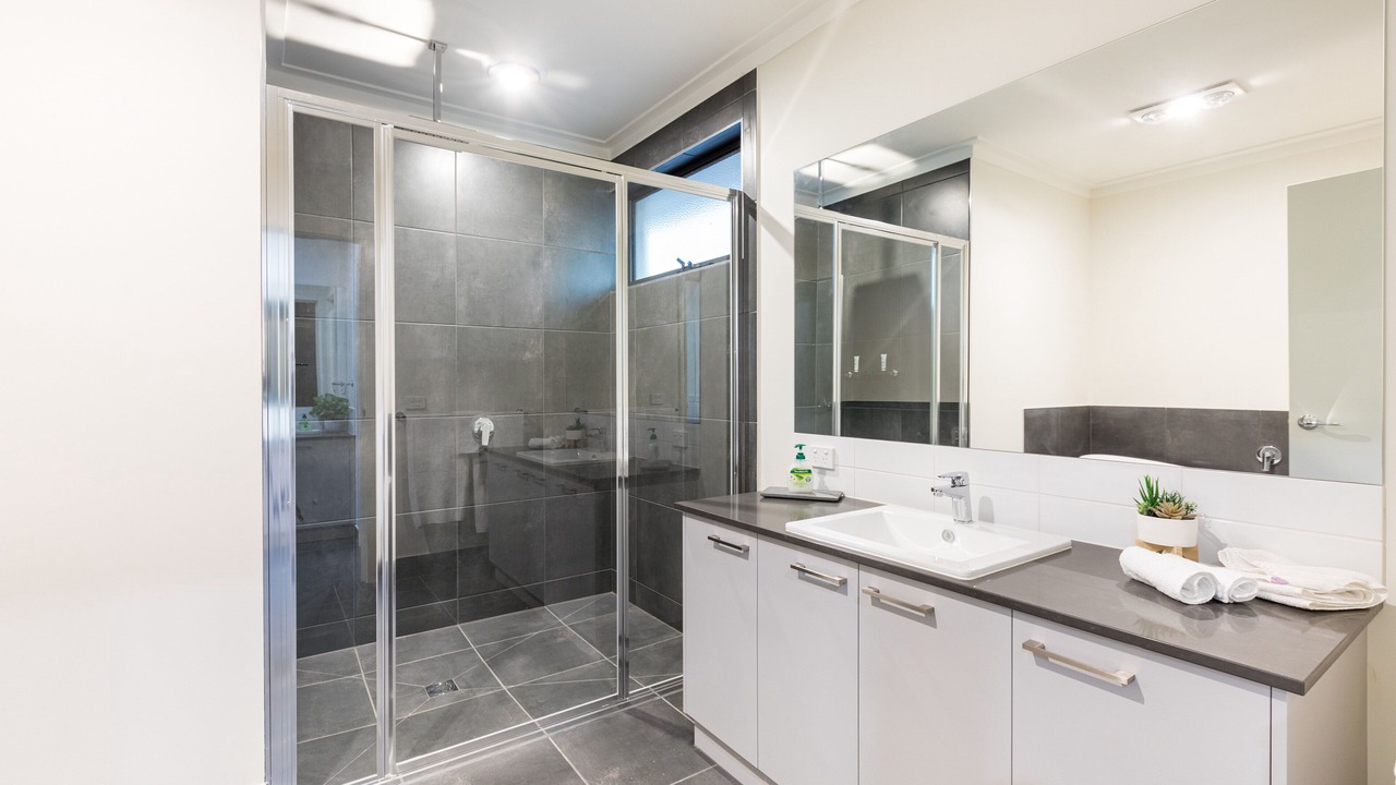 Photo of Bathroom in Buronga