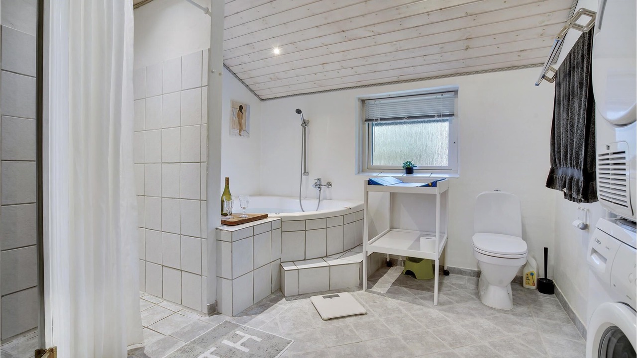 Photo of Bathroom in Hou