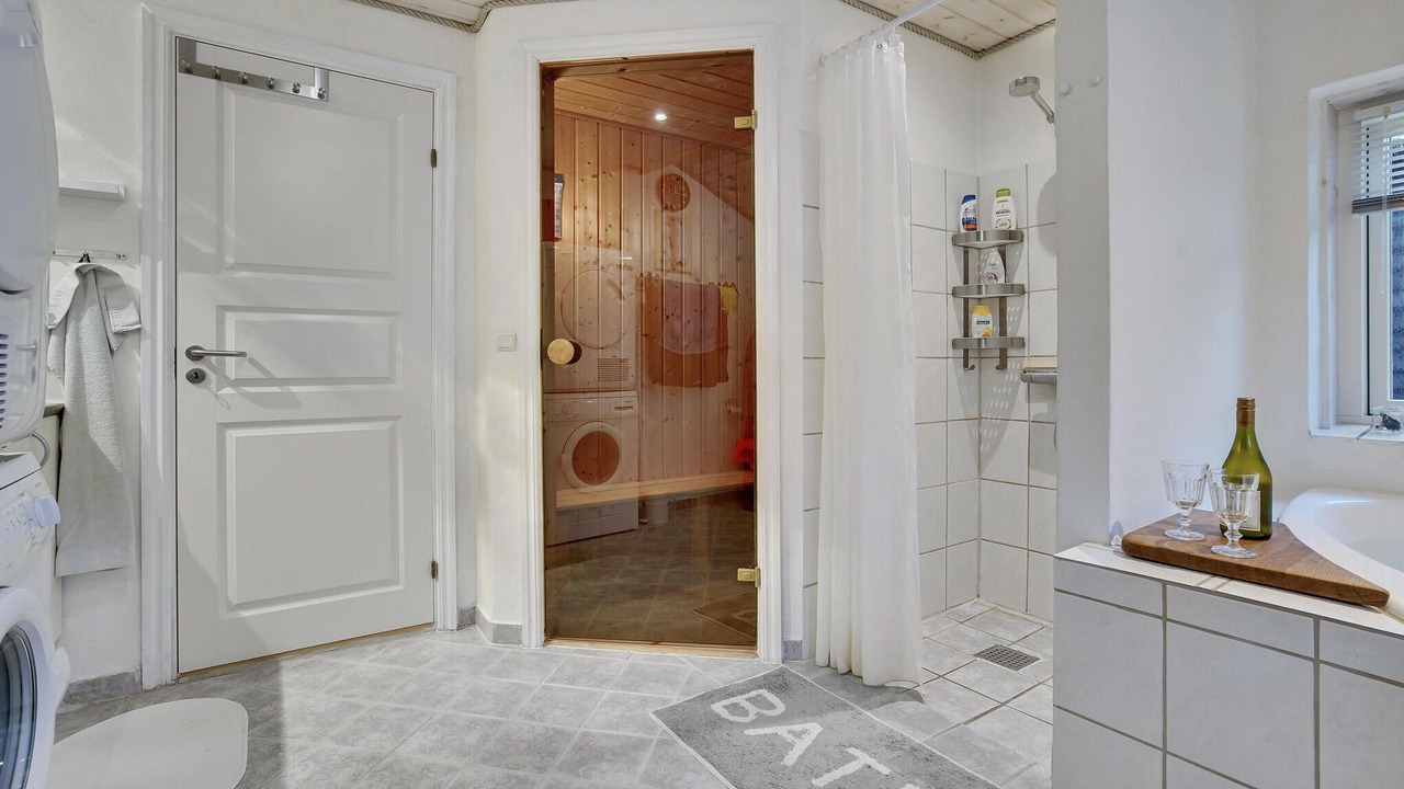 Photo of Bathroom in Hou