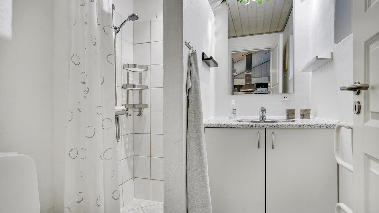 Photo of Bathroom in Hou