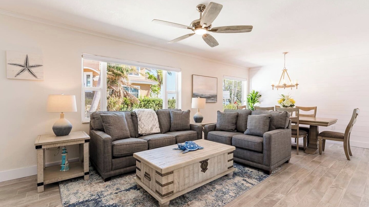 Photo of Livingroom in Bradenton Beach