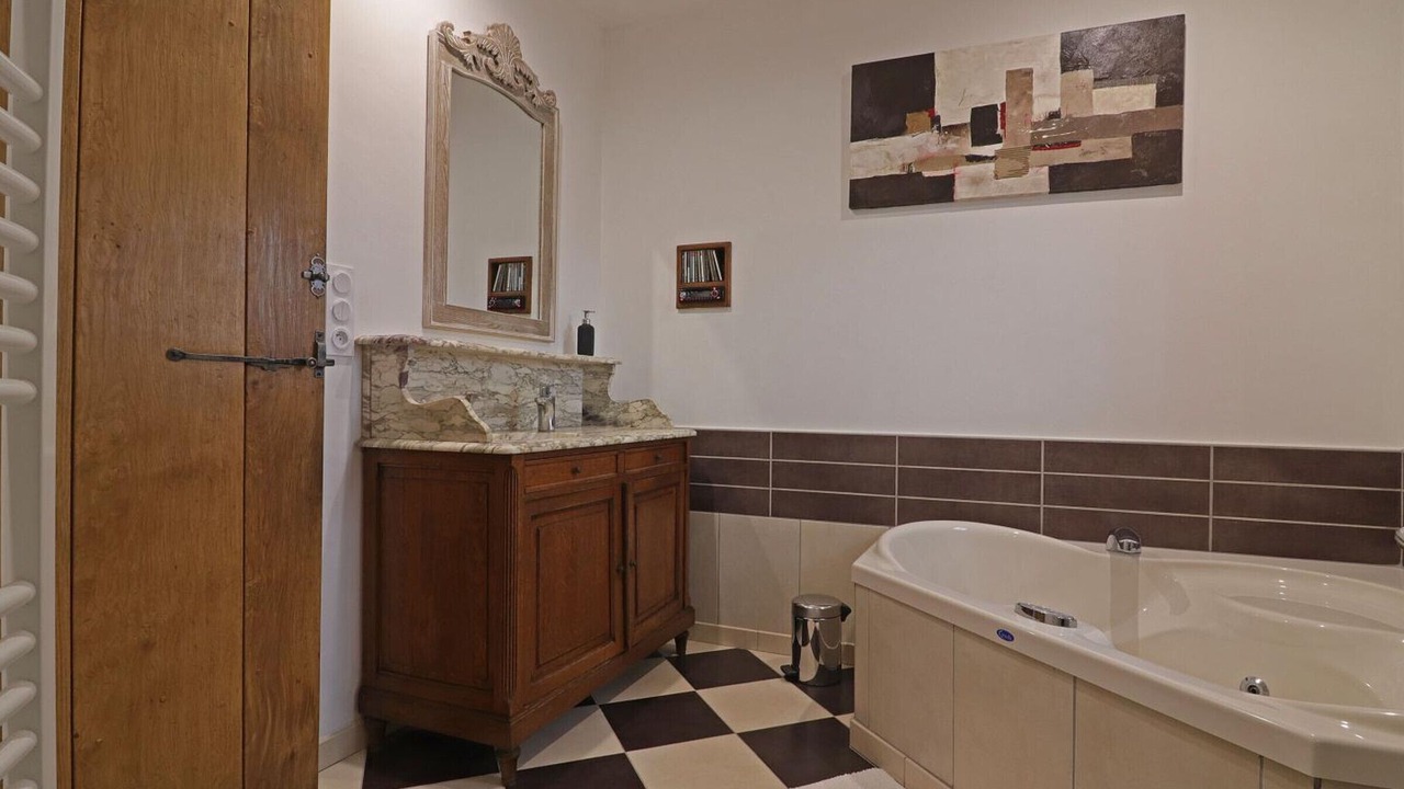 Photo of Bathroom in Ceauce