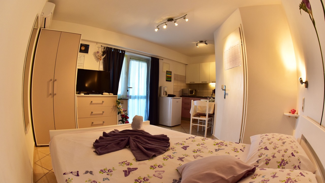 Photo of Bedroom in Salatic