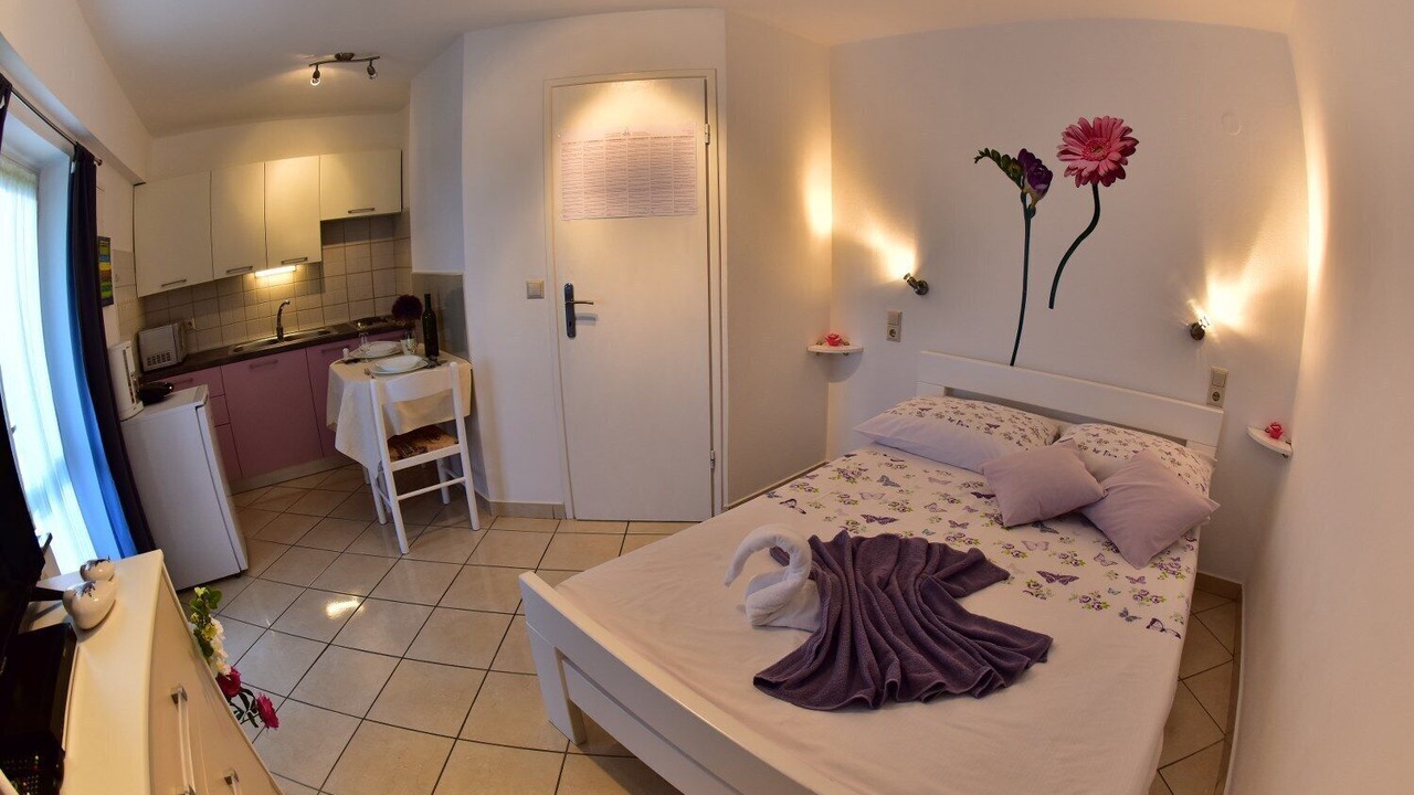 Photo of Bedroom in Salatic