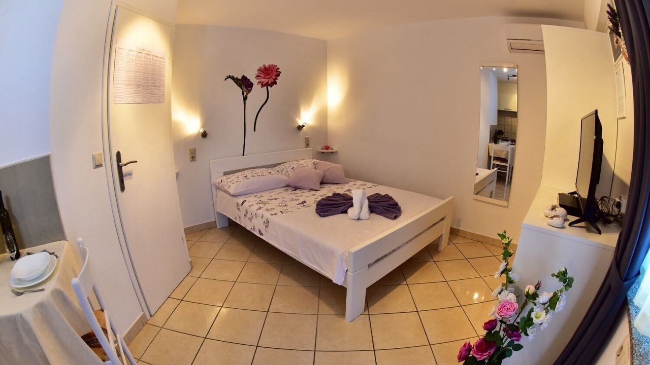 Photo of Bedroom in Salatic
