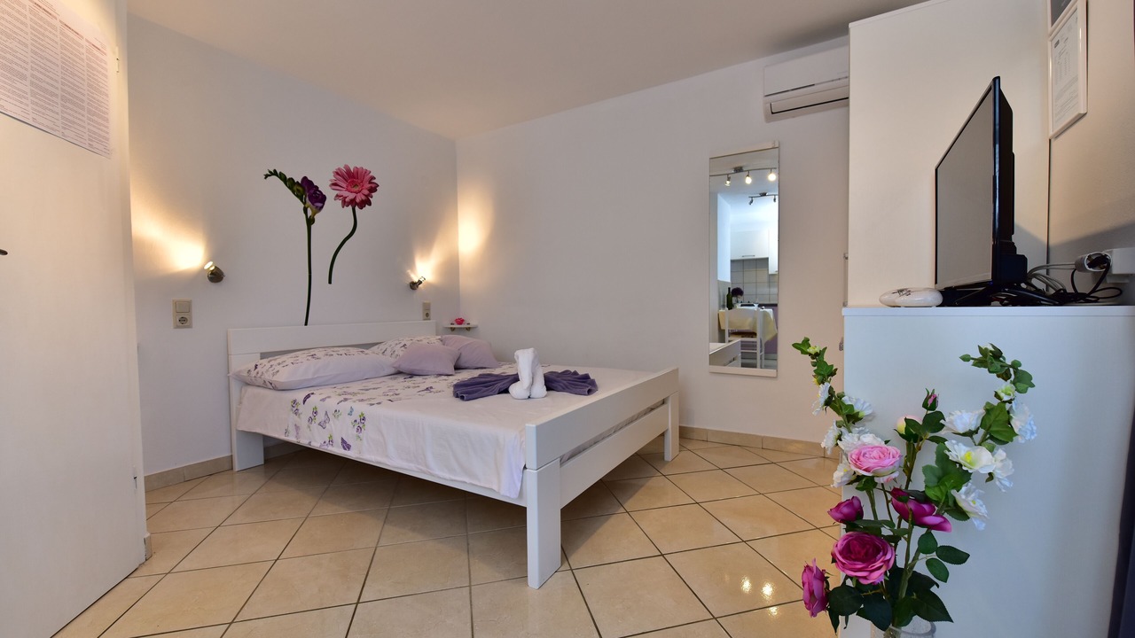 Photo of Bedroom in Salatic