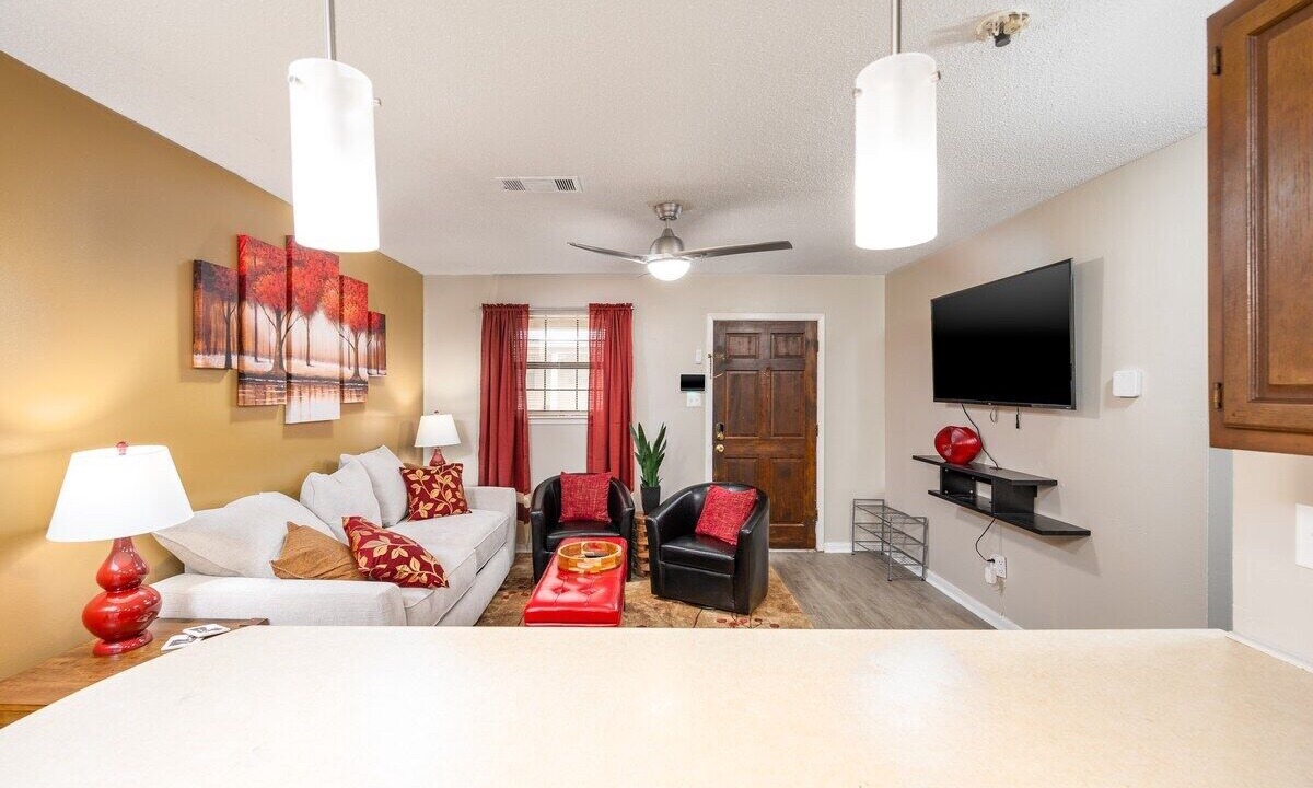 Photo of Livingroom in Pineville