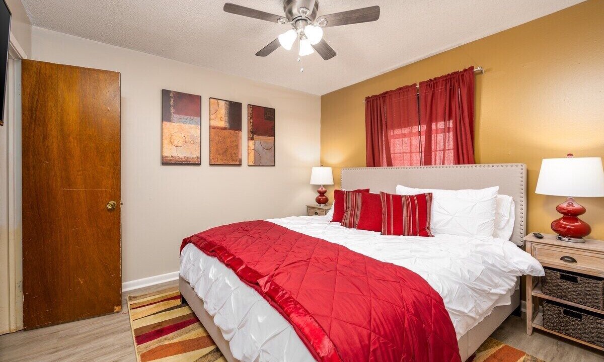 Photo of Bedroom in Pineville
