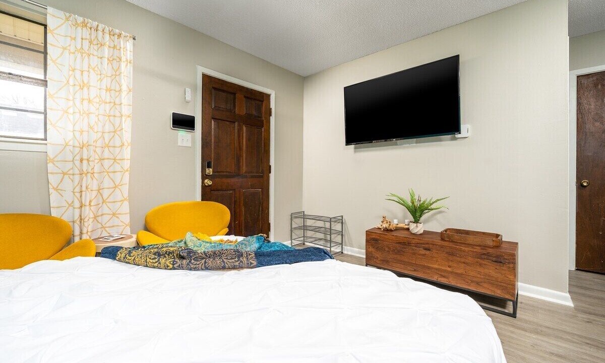 Photo of Bedroom in Pineville