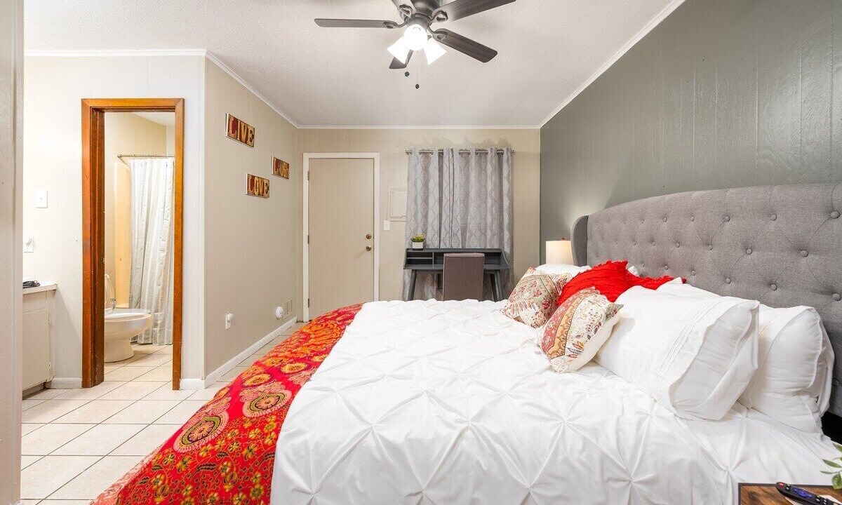 Photo of Bedroom in Pineville