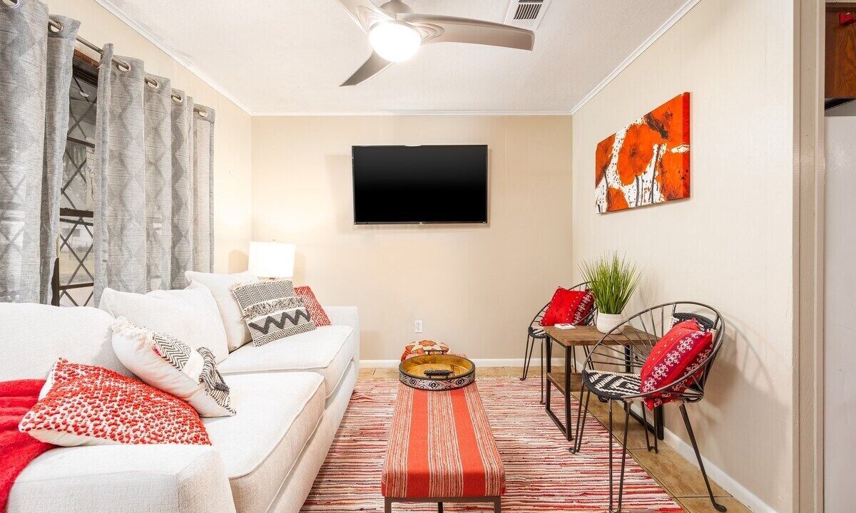 Photo of Livingroom in Pineville