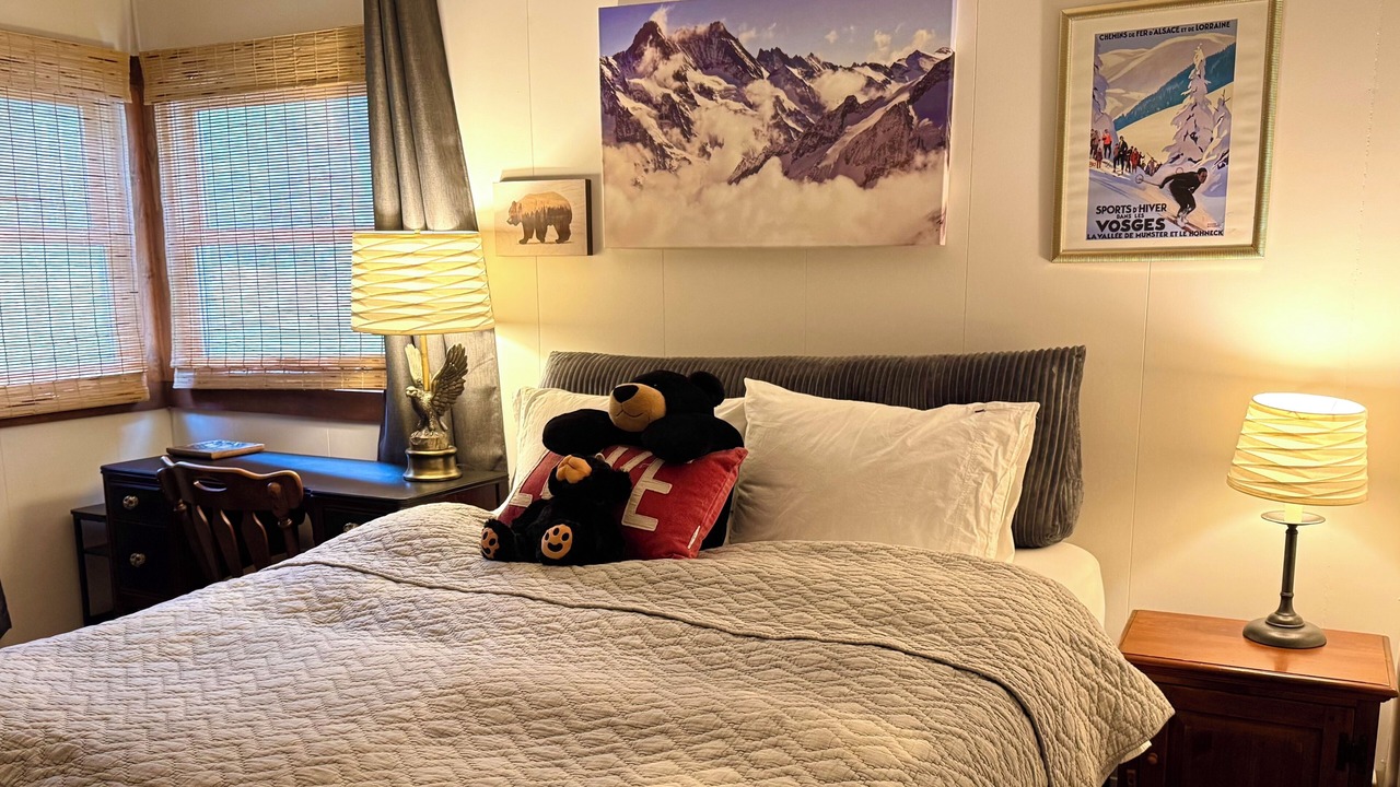 Photo of Bedroom in Lake Hill