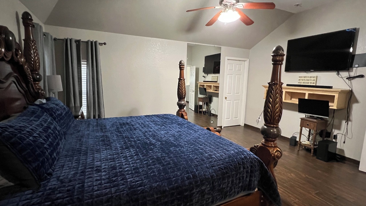 Photo of Bedroom in Northeast Houston