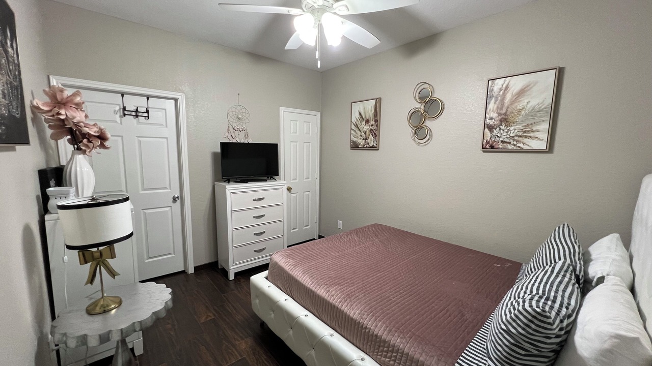Photo of Bedroom in Northeast Houston