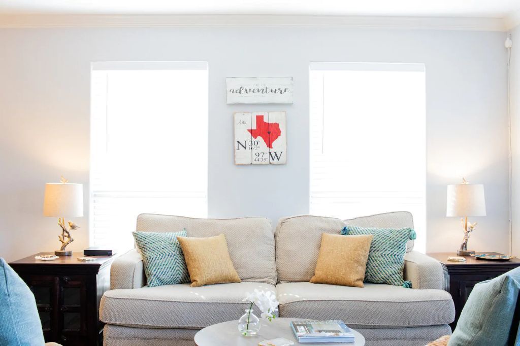 Photo of Livingroom in Sweetbriar
