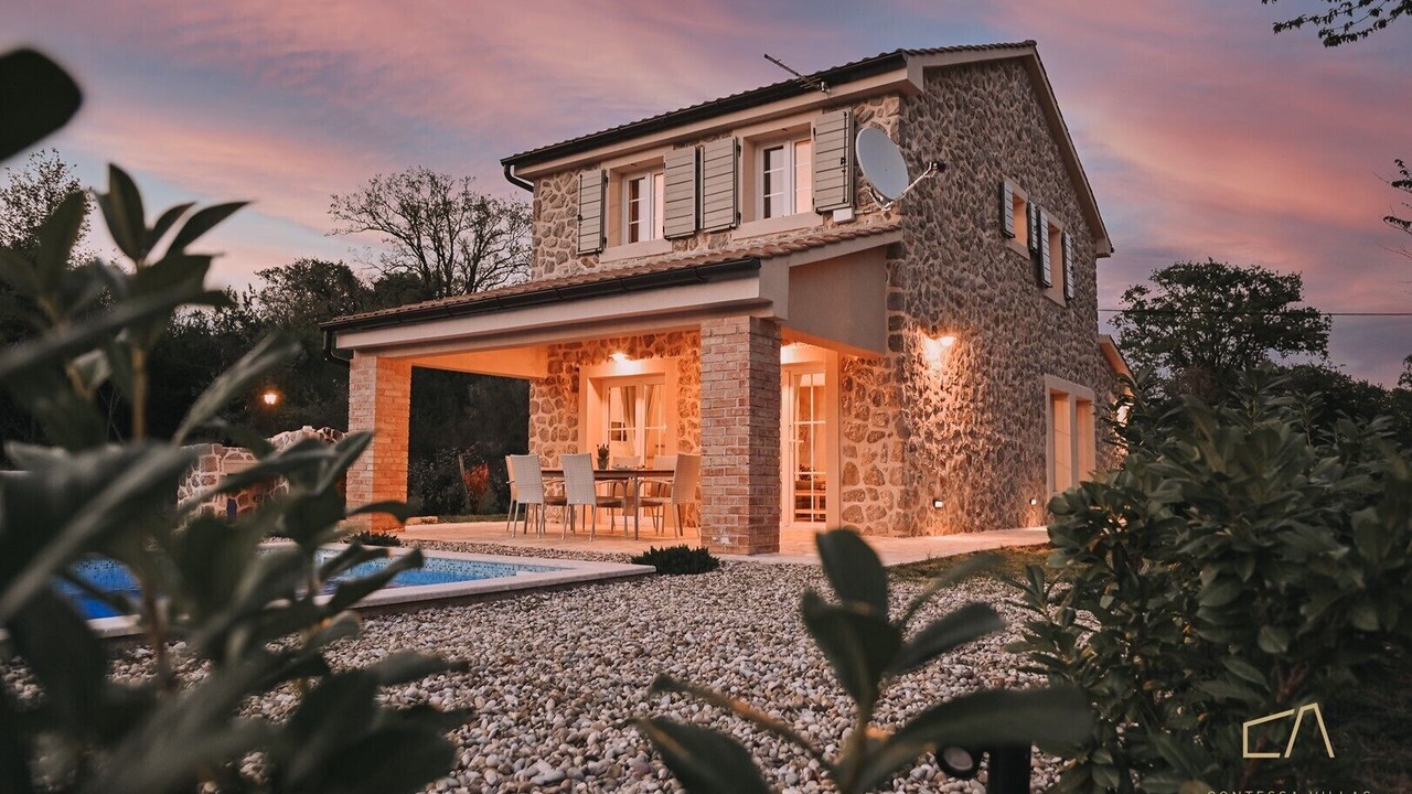 Photo of Outdoor in Risika