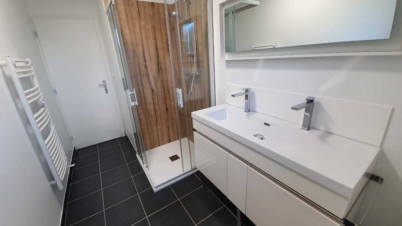 Photo of Bathroom in Tourville-La-Chapelle