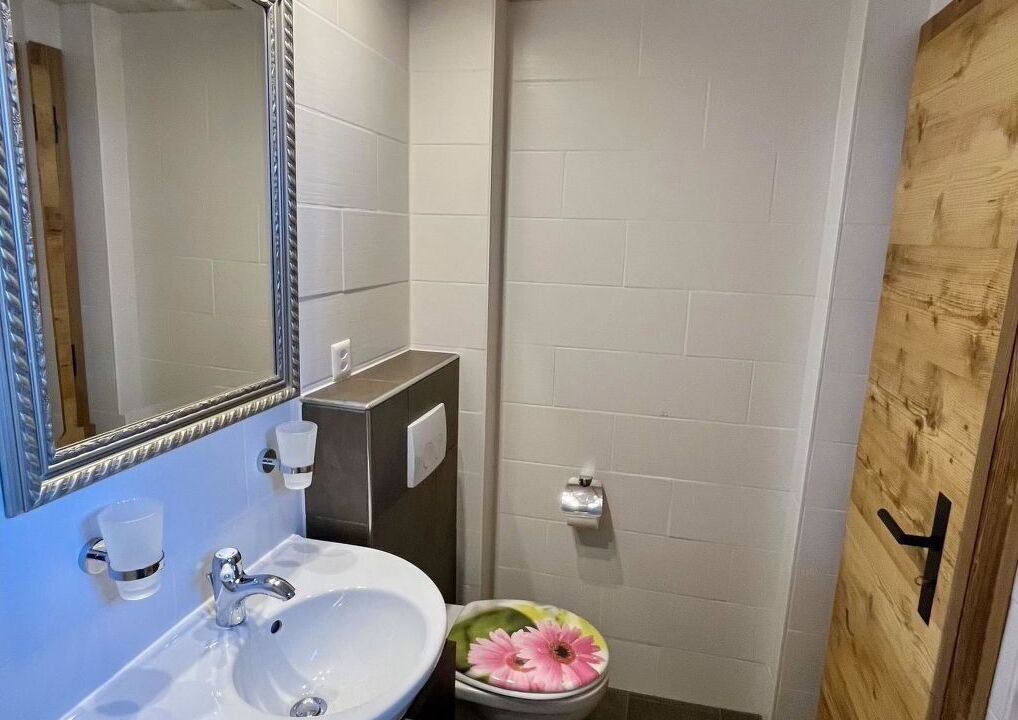 Photo of Bathroom in Saanenmoeser