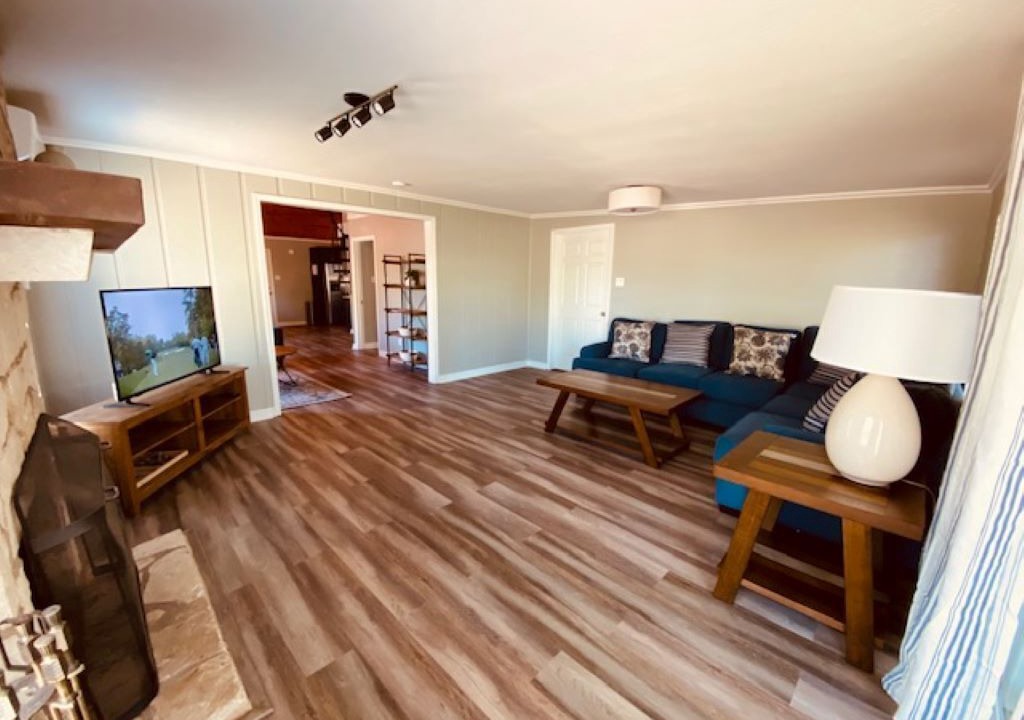 Photo of Livingroom in Camp Wood