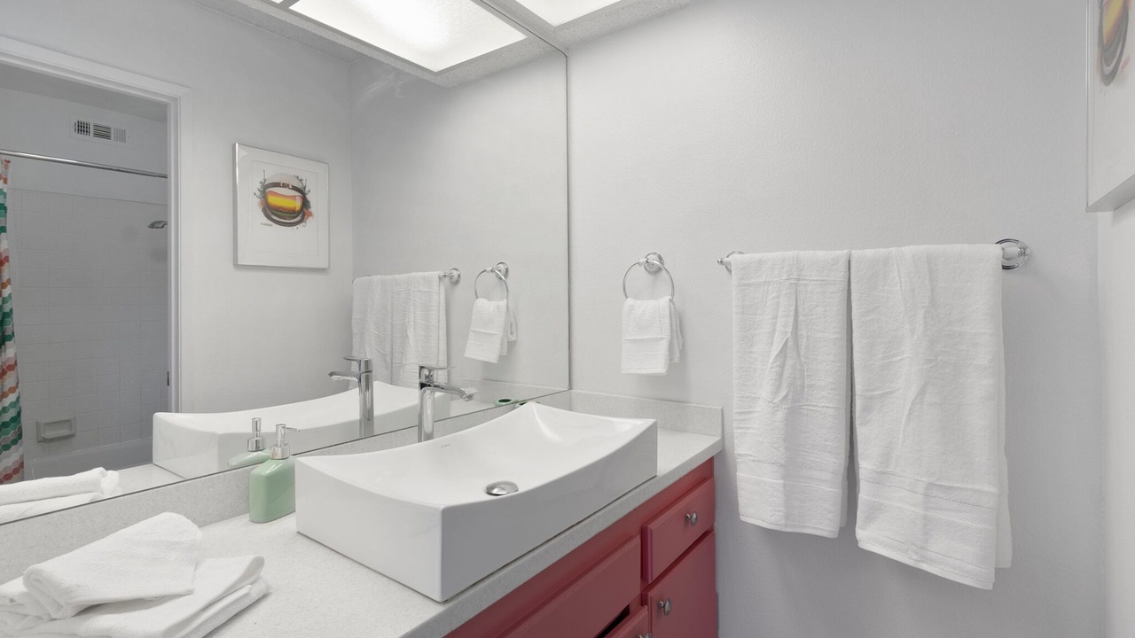 Photo of Bathroom in Canyon Corridor