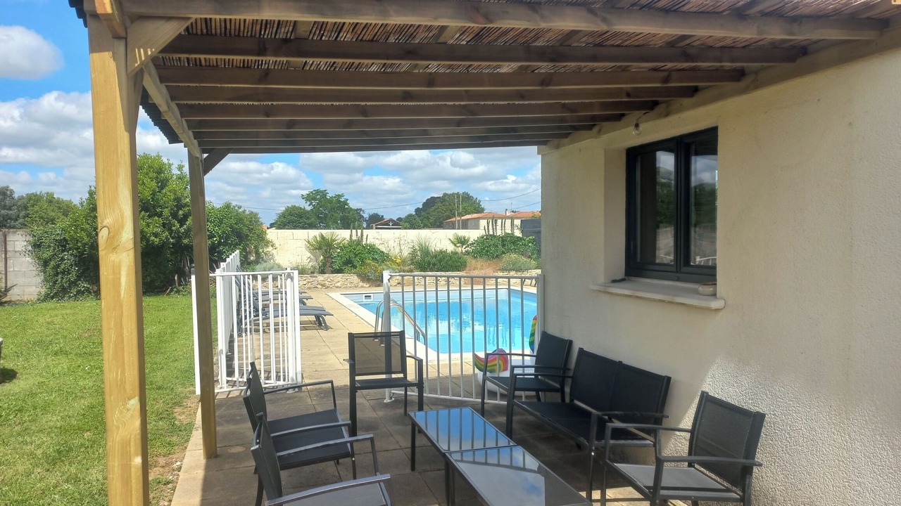 Photo of Patio Balcony in Mareuil-Sur-Lay-Dissais