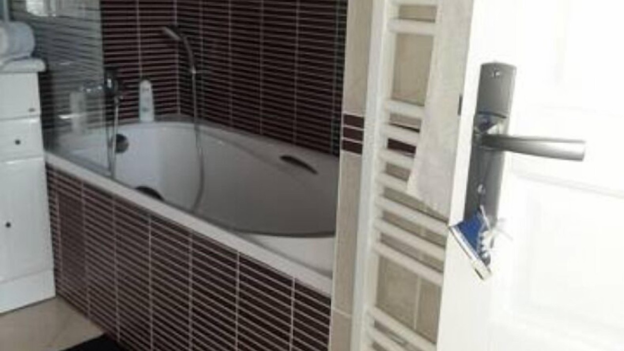 Photo of Bathroom in Mennecy