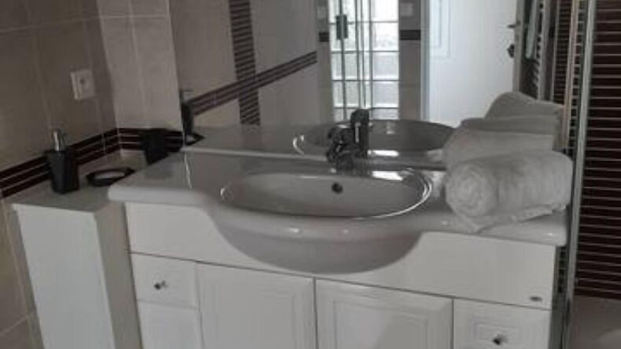 Photo of Bathroom in Mennecy