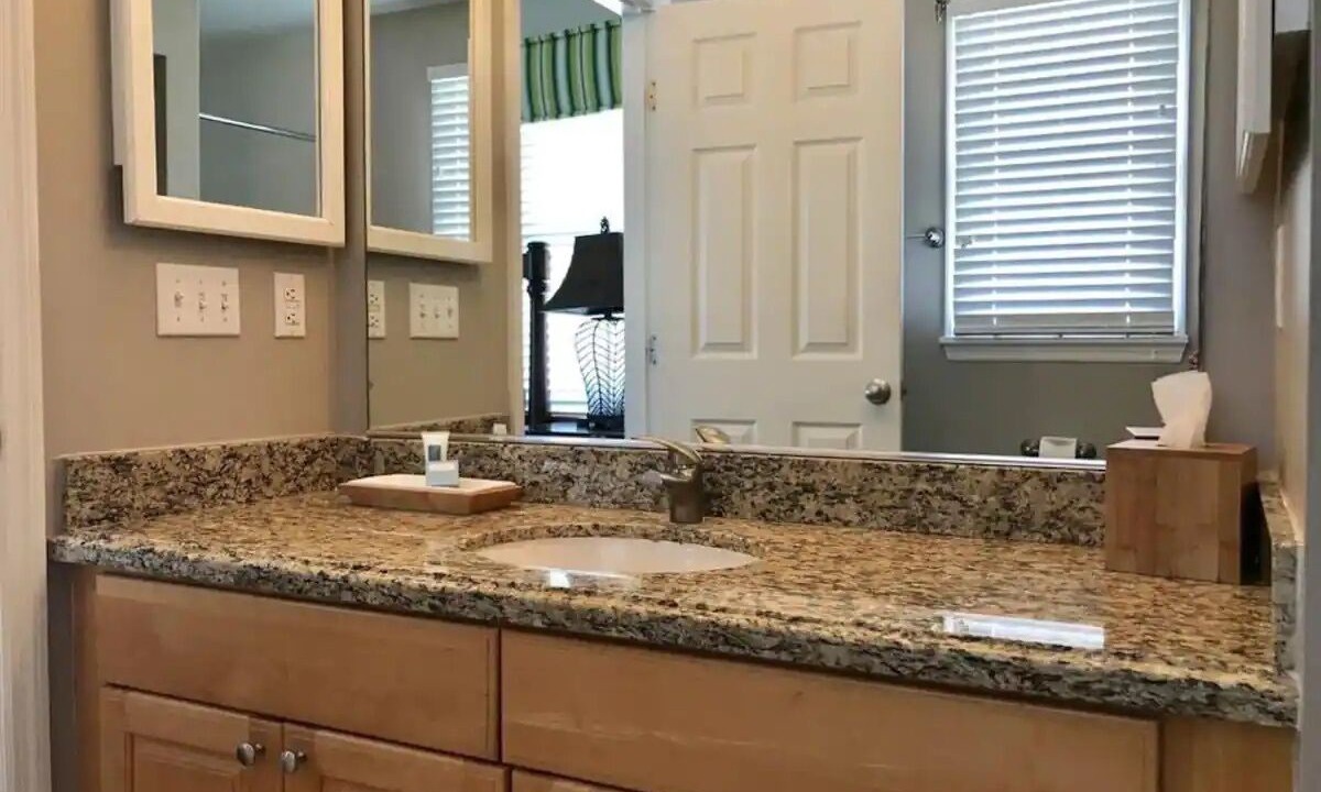 Photo of Bathroom in Marathon