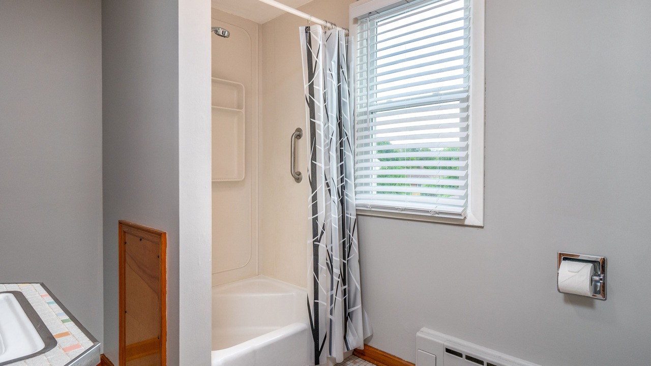 Photo of Bathroom in Niagara Falls