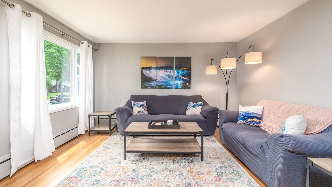 Photo of Livingroom in Niagara Falls