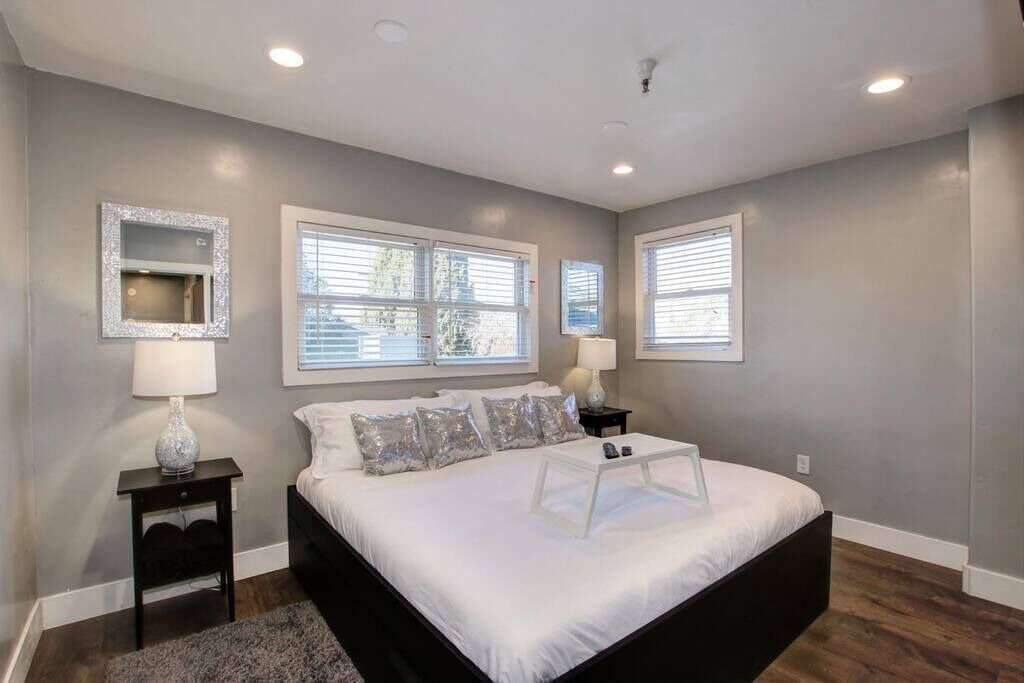 Photo of Bedroom in North Oak Park