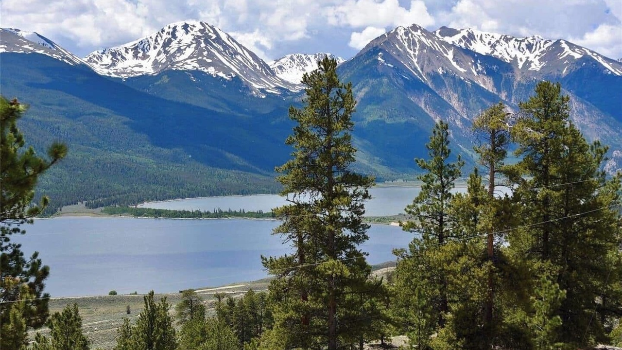 Photo of Others in Twin Lakes