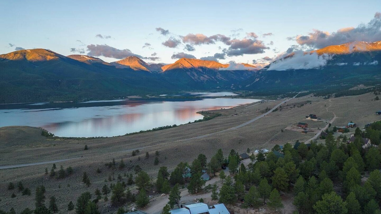 Photo of Others in Twin Lakes