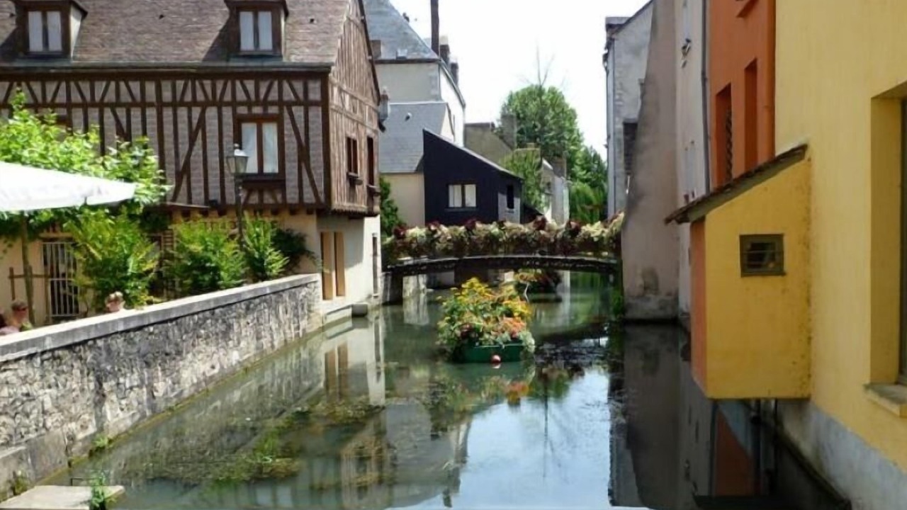 Photo of Outdoor in Lorcy