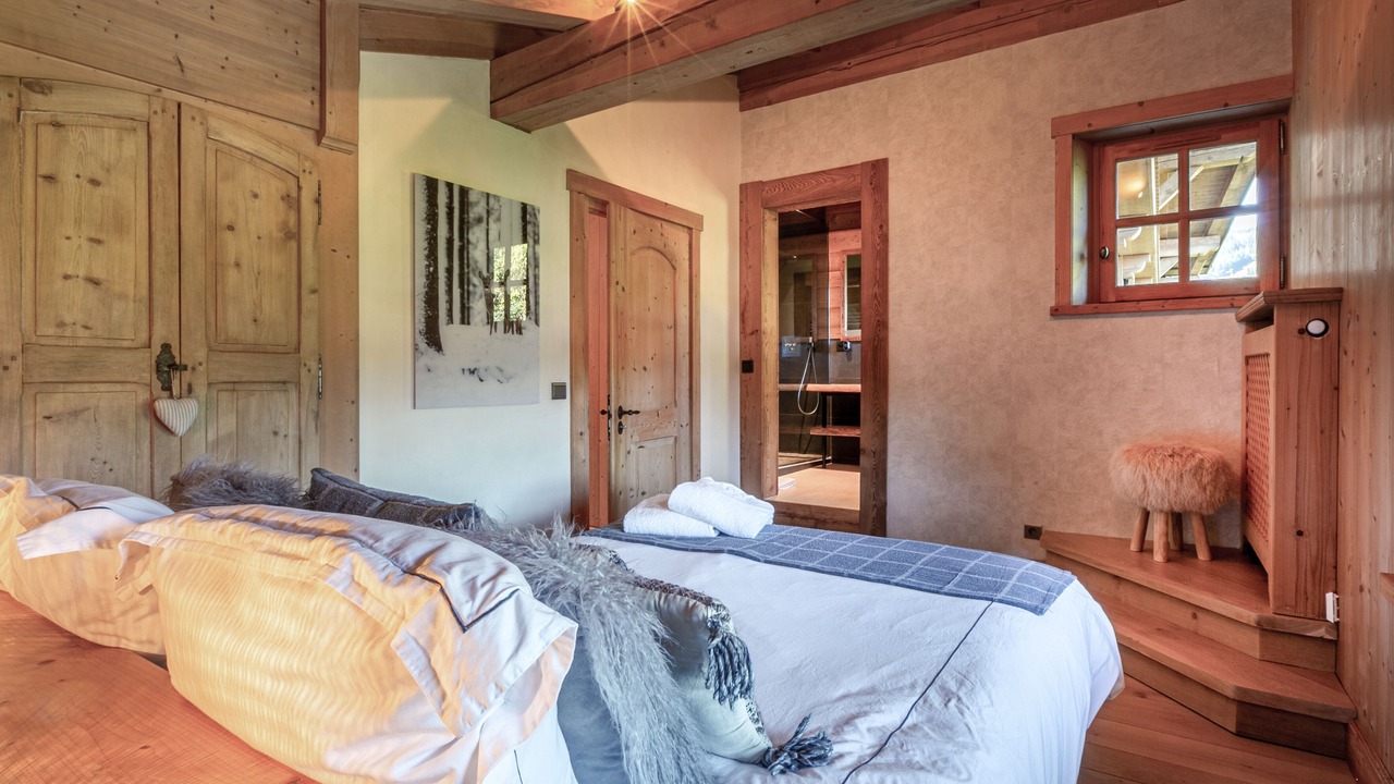 Photo of Bedroom in Demi-Quartier