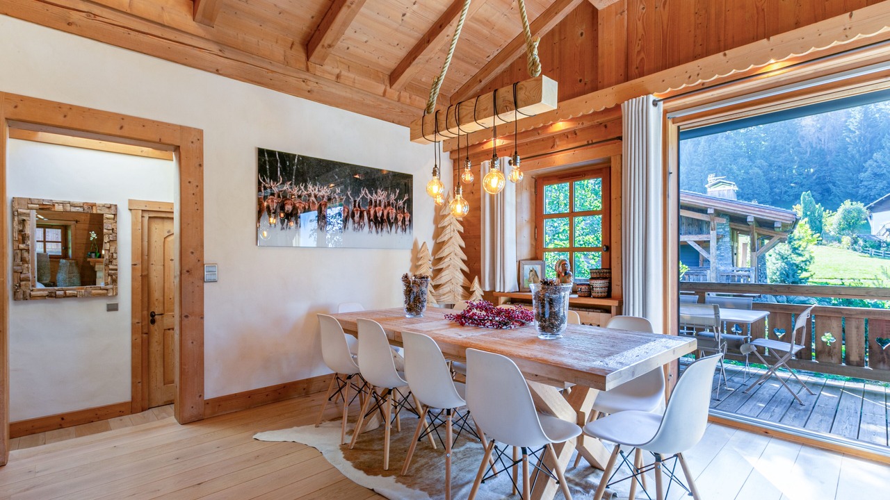 Photo of Others in Demi-Quartier