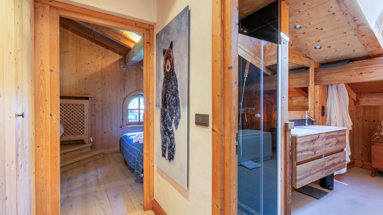 Photo of Bedroom in Demi-Quartier