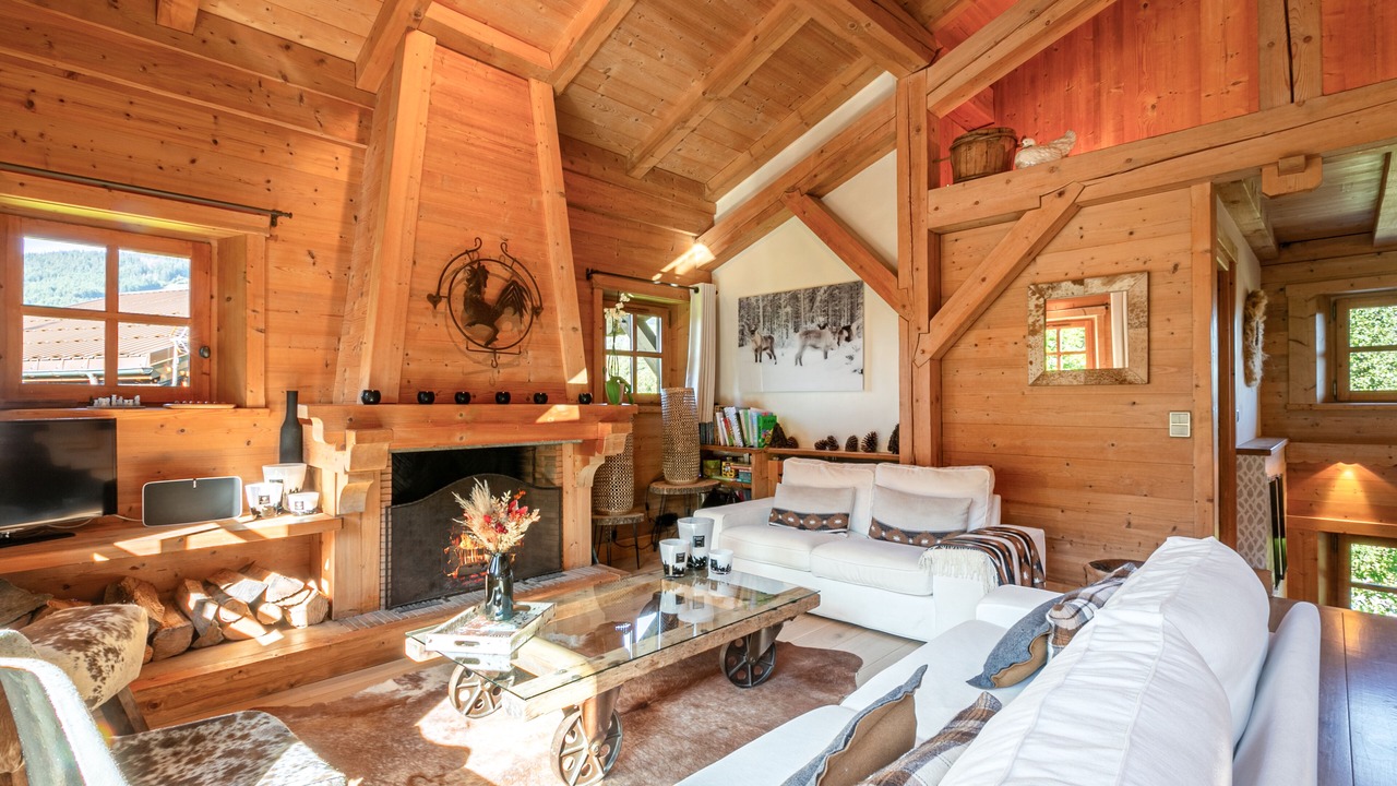 Photo of Livingroom in Demi-Quartier