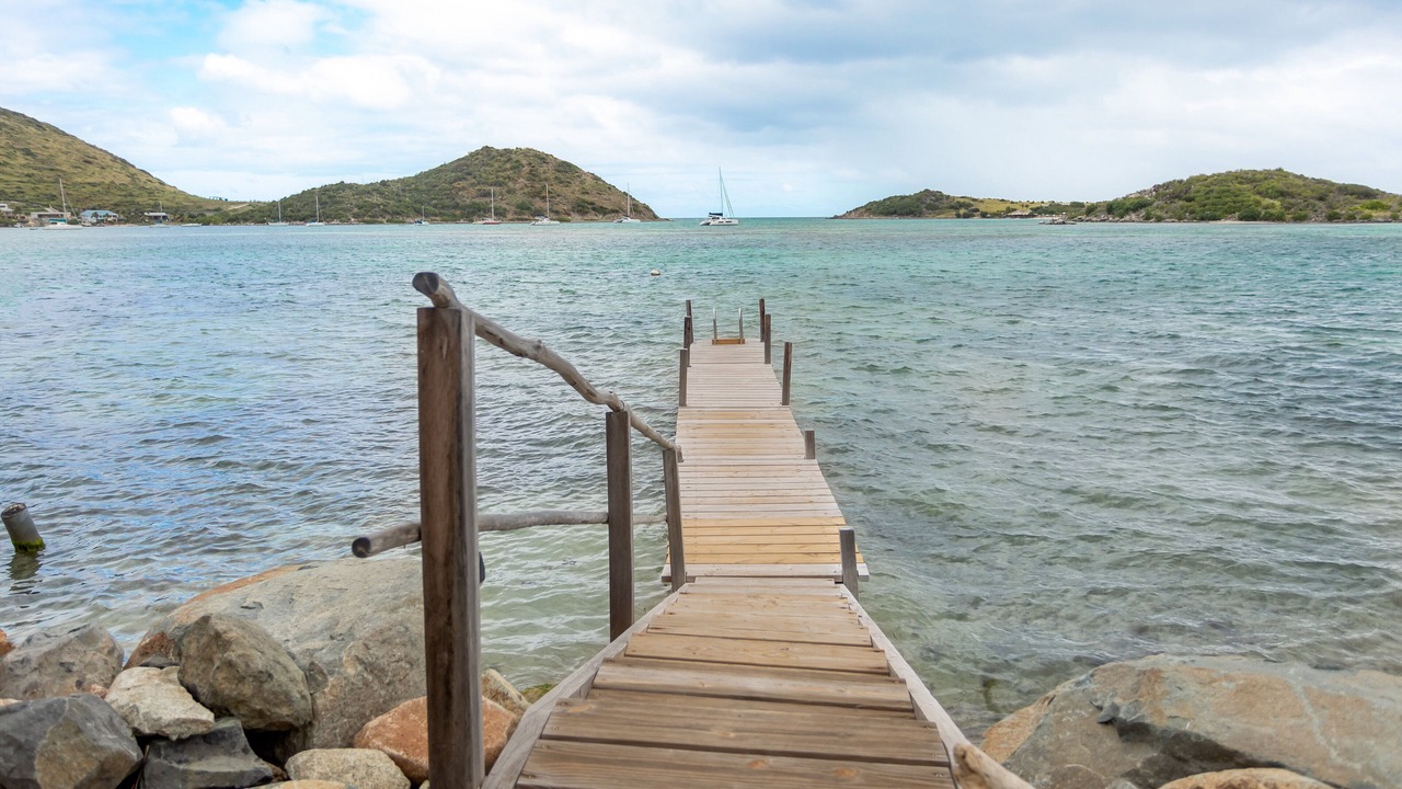 Photo of Others in Cul de Sac