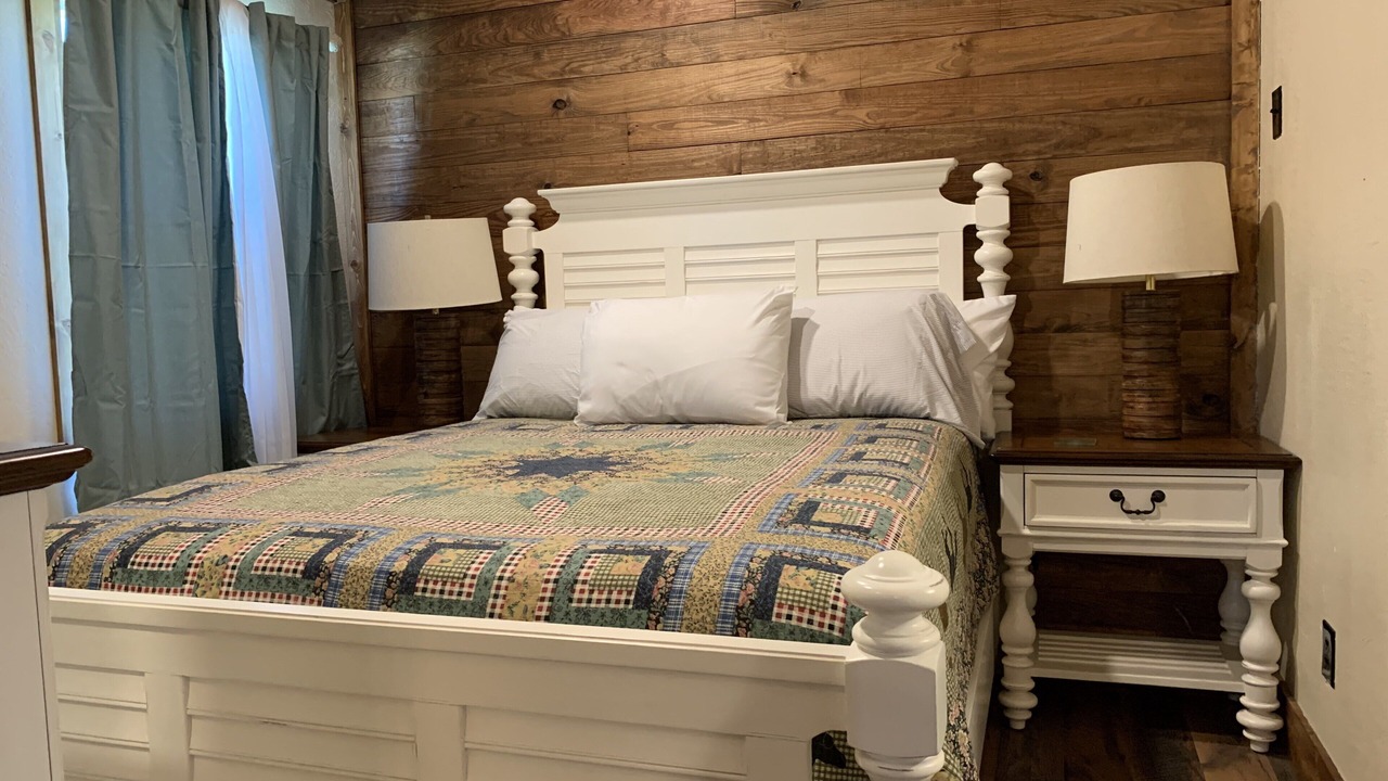 Photo of Bedroom in Camp Wood