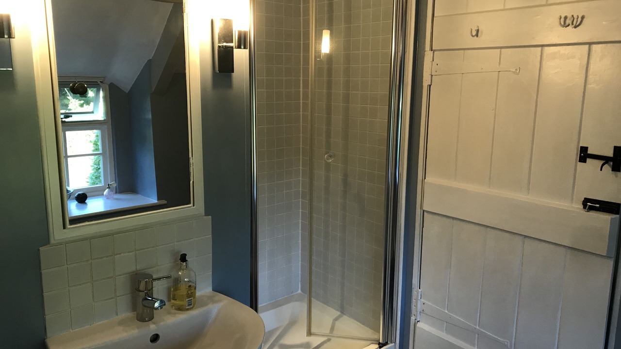 Photo of Bathroom in Cricket Malherbie