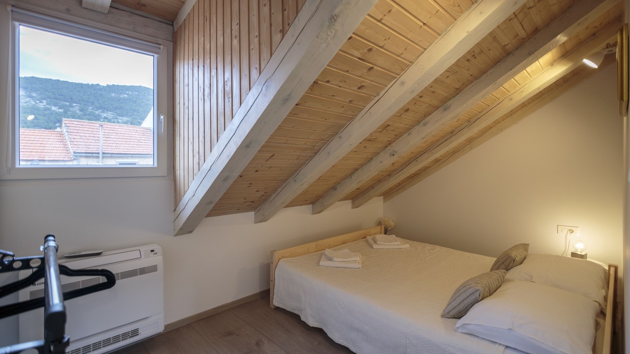 Photo of Bedroom in Komiza