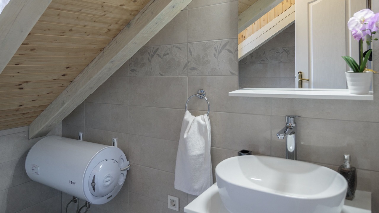 Photo of Bathroom in Komiza