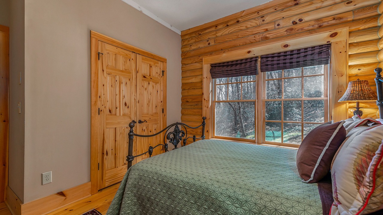 Photo of Bedroom in Lynn