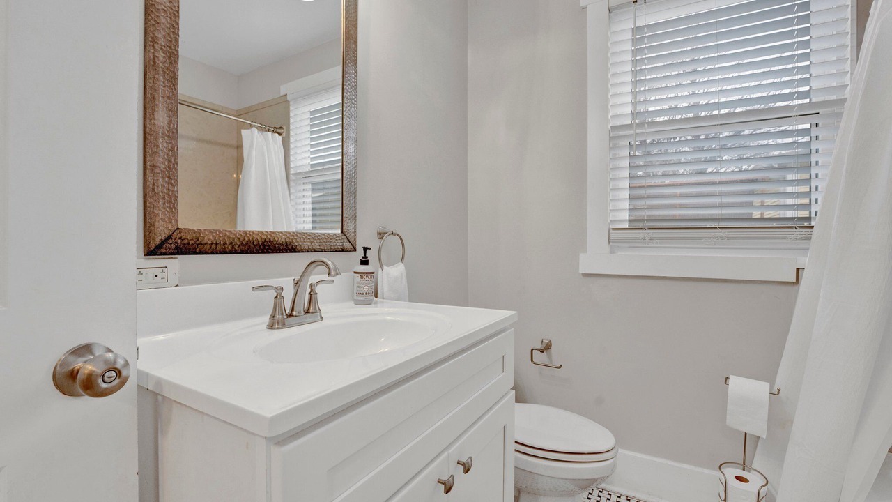 Photo of Bathroom in East Memphis