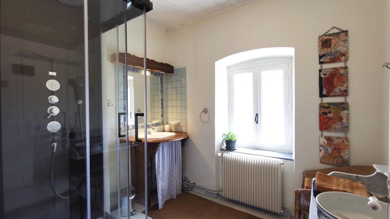 Photo of Bathroom in Sembadel