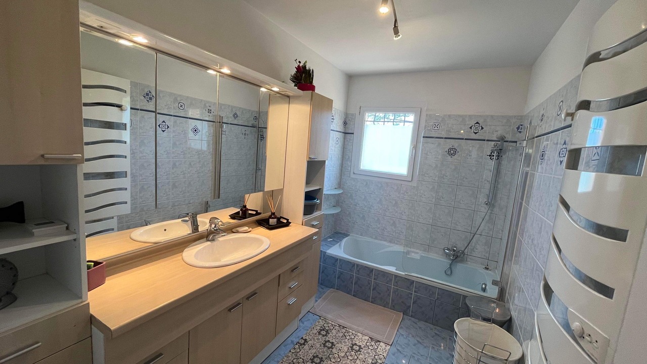 Photo of Bathroom in Gareoult