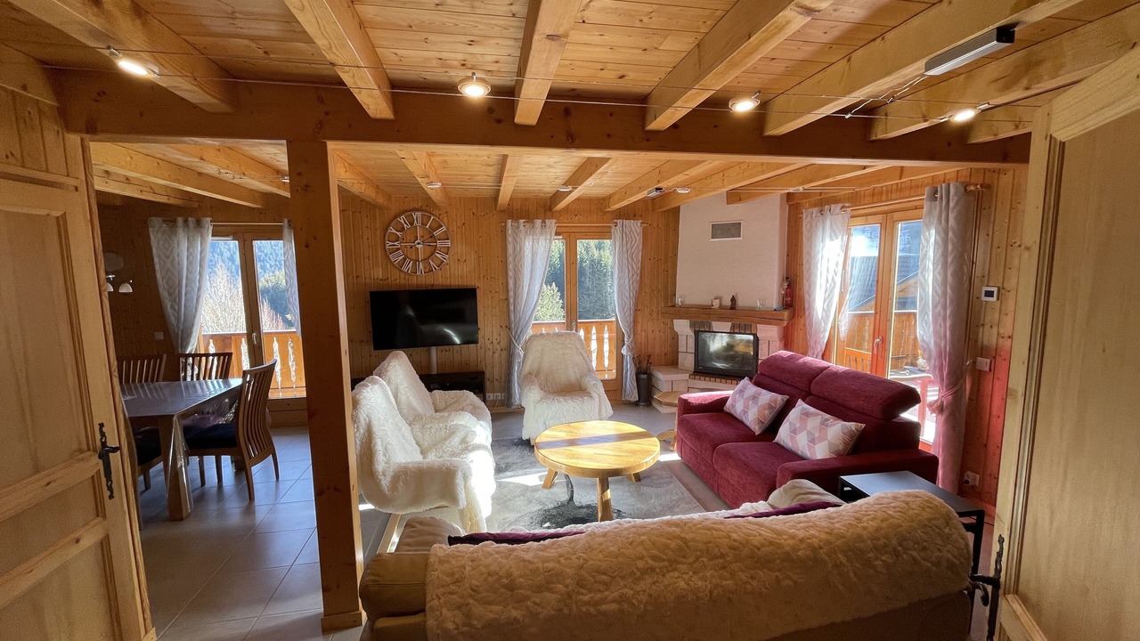 Photo of Livingroom in Station de Drouzin le Mont