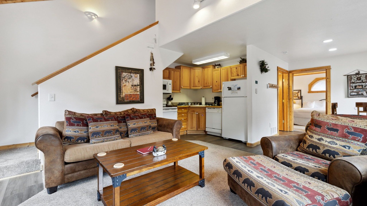 Photo of Livingroom in Fall River Estates